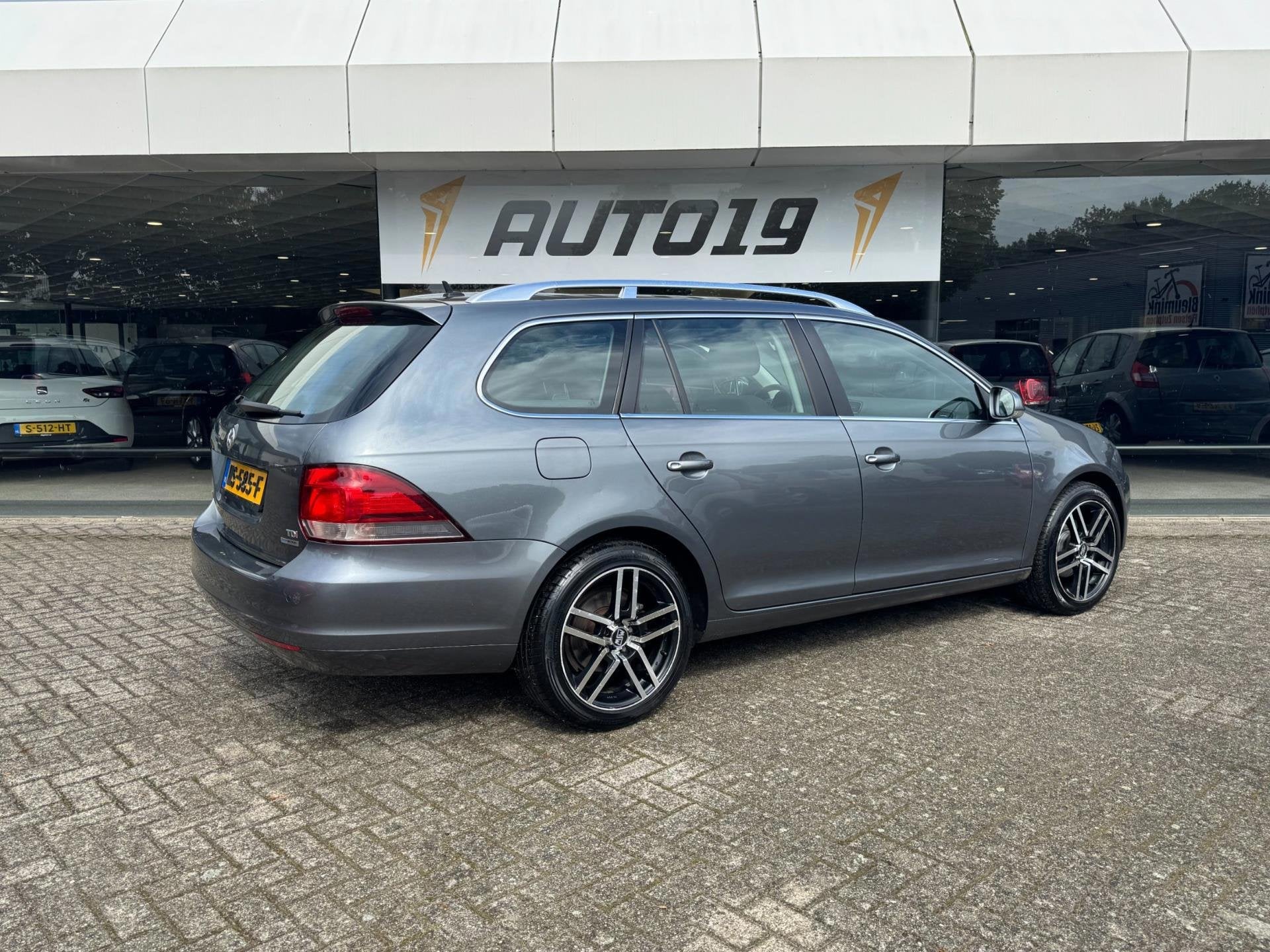 Volkswagen Golf Variant 1.6 TDI Highline BlueMotion, Auto's, Voorwielaandrijving, Euro 5, Gebruikt, Grijs