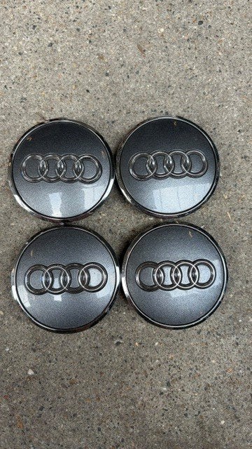 wieldeksel set Audi Q3 8W0.601.170.  .JG3 Donker grijs, Ophalen of Verzenden, Zo goed als nieuw