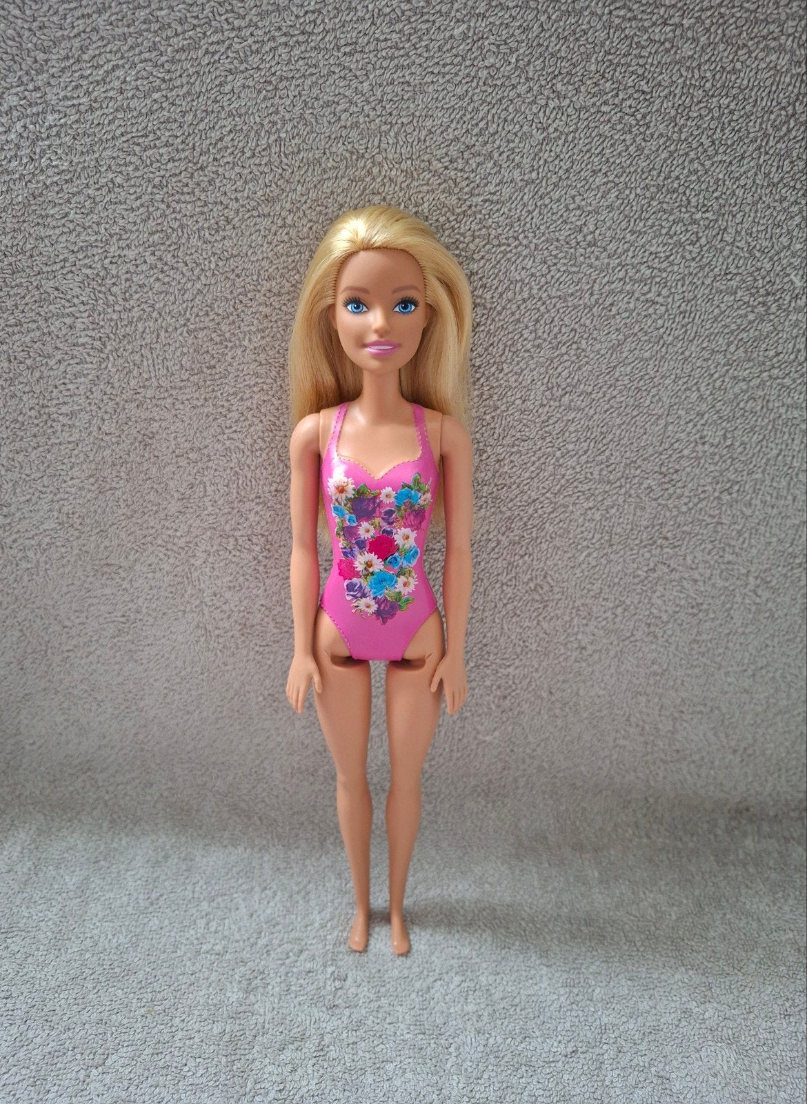 Barbie Beach Doll With Pink Swimsuit, Ophalen of Verzenden, Zo goed als nieuw, Fashion Doll
