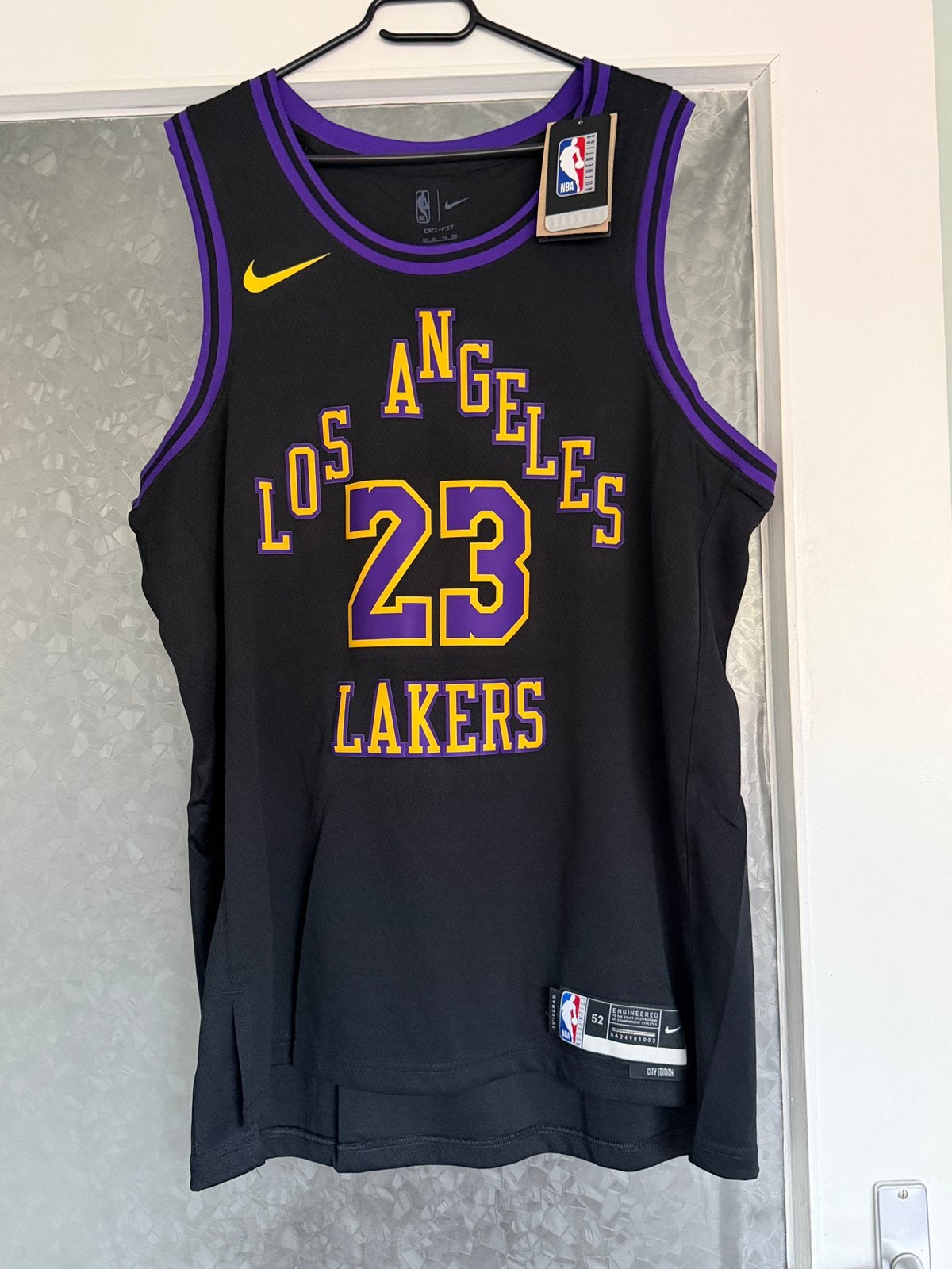 NIEUW Nike NBA Lebron James jersey maat XL basketball heren, Sport en Fitness, Basketbal, Ophalen of Verzenden, Nieuw, Kleding