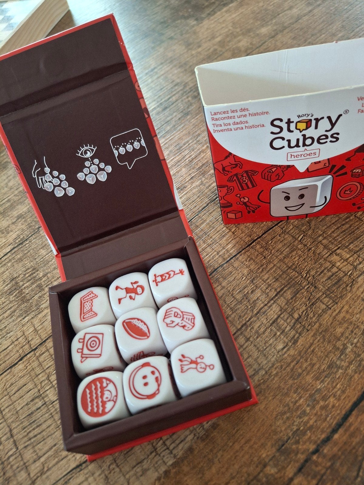 Rory's Story Cubes Heroes - Verhalenvertelspel, Ophalen of Verzenden, Zo goed als nieuw, The Creativity Hub, Een of twee spelers