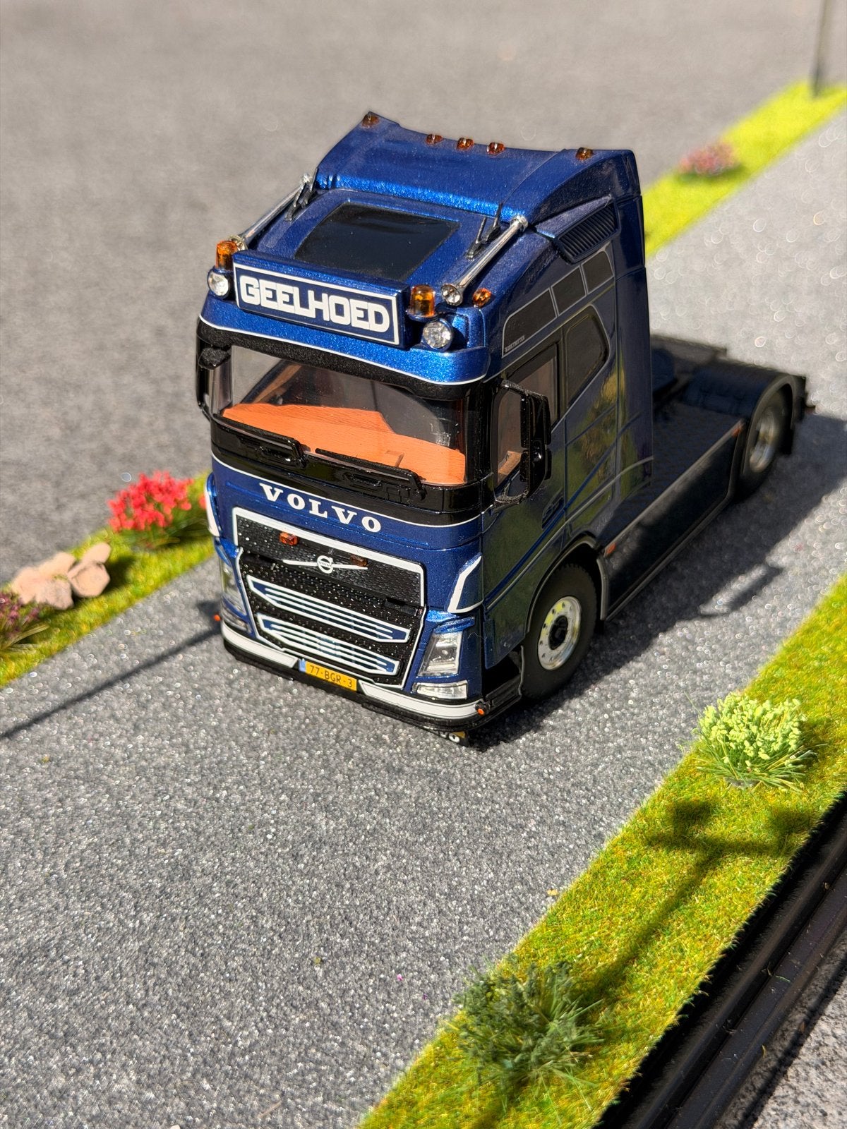 Volvo FH16 Geelhoed modeltruck - Schaalmodel, Hobby en Vrije tijd, Modelbouw | Auto's en Voertuigen, Overige merken, 1:32 tot 1:50