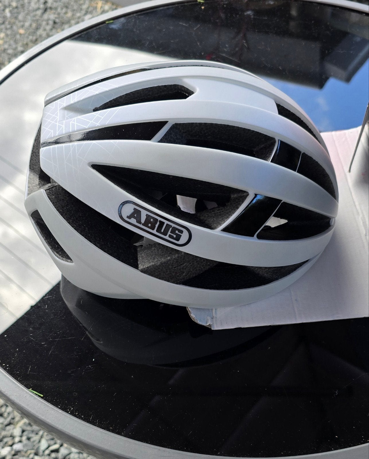 Te koop witte ABUS fietshelm (5) 51-55., Fietsen en Brommers, Fietsaccessoires | Fietshelmen, S, ABUS Viantor, Ophalen of Verzenden
