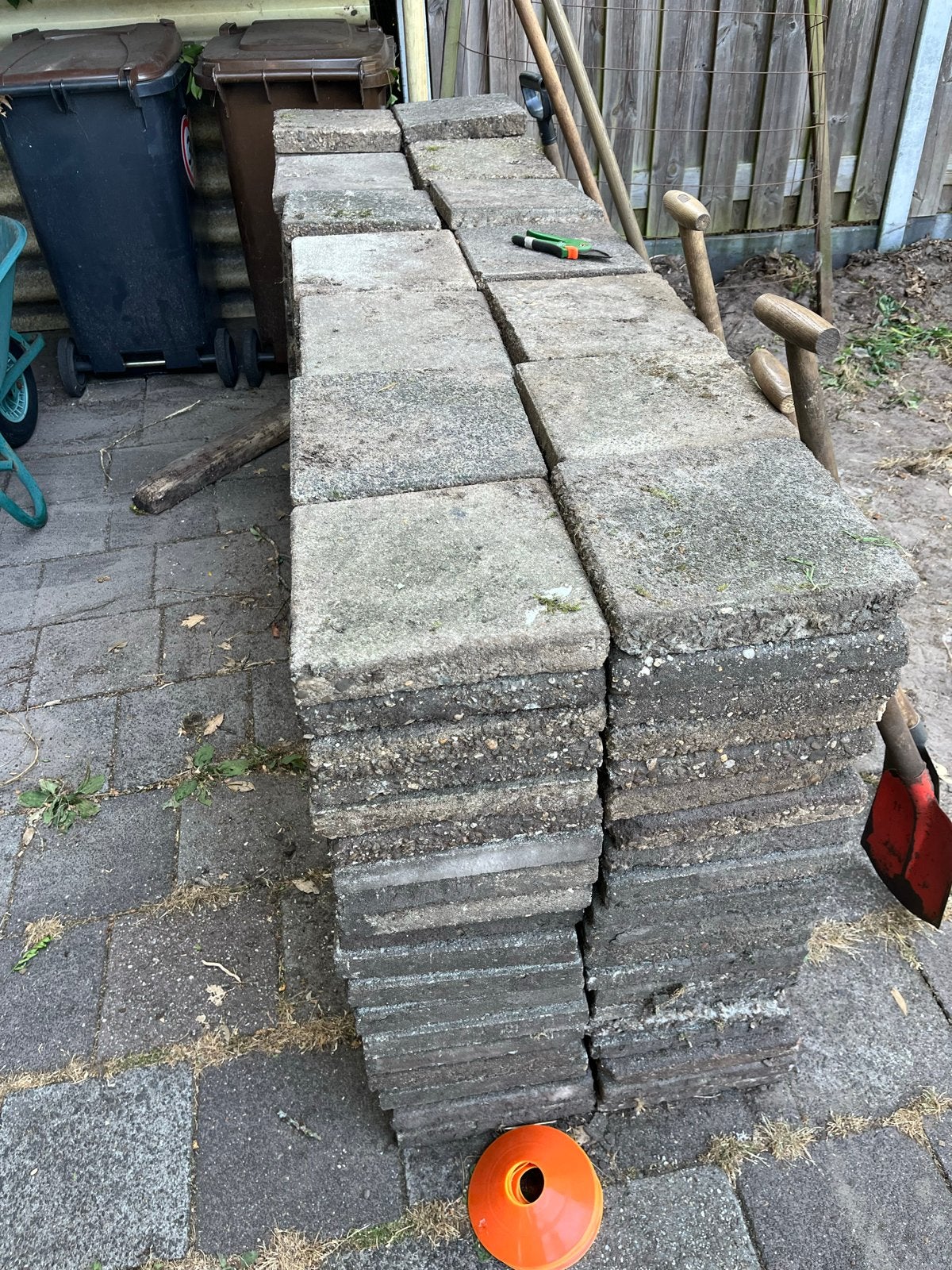 Gratis Stoeptegels 30x30 cm - Ideaal voor terras of pad, Tuin en Terras, Ophalen, Gebruikt, 10 m² of meer, Beton