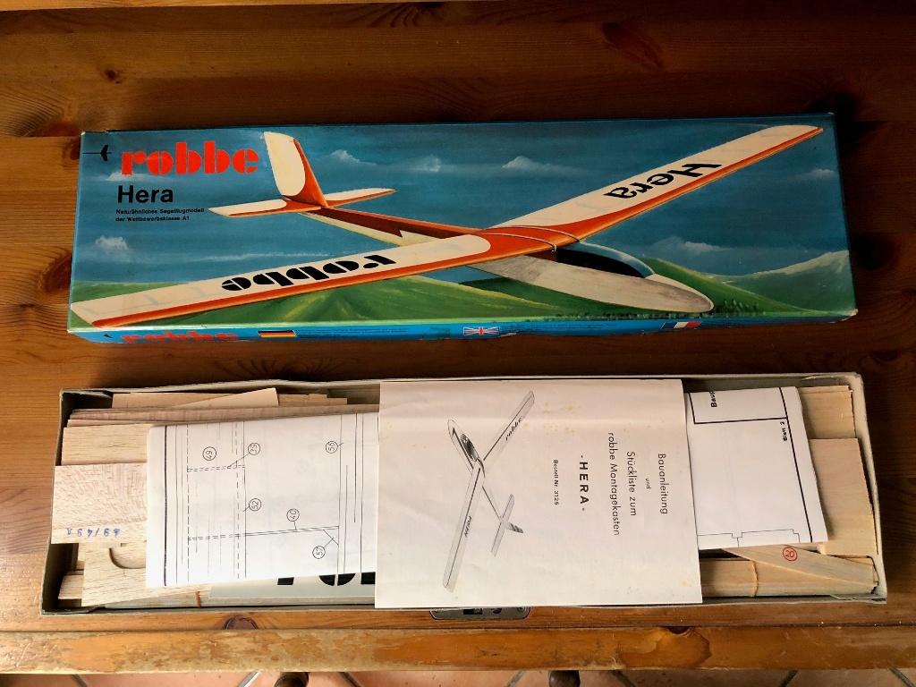 Mooi oud modelvliegtuig van hout, 1:72 tot 1:144, Zo goed als nieuw, Vliegtuig, Ophalen