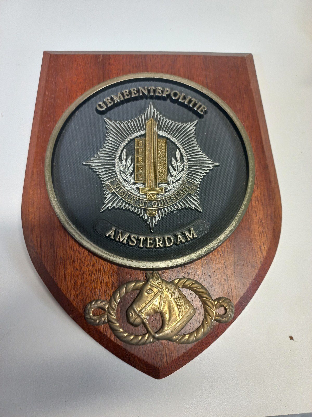 Gemeentepolitie Amsterdam wandbord met embleem, Verzamelen, Ophalen of Verzenden, Nederland, Overige typen