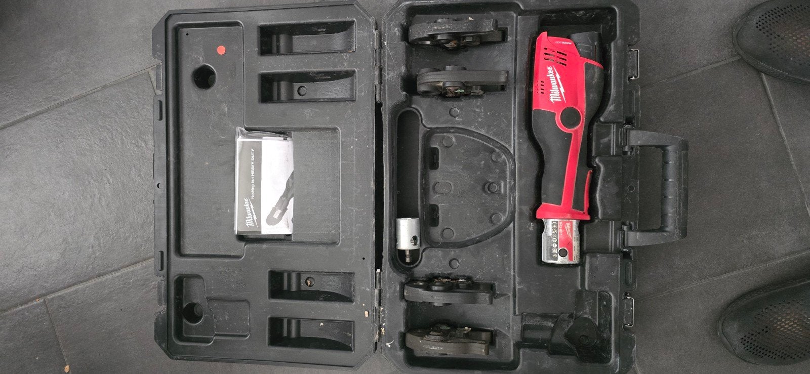 Milwaukee M12 Accu Perstang met Bekken, Doe-het-zelf en Verbouw, Gereedschap | Handgereedschap, Ophalen of Verzenden, Gebruikt