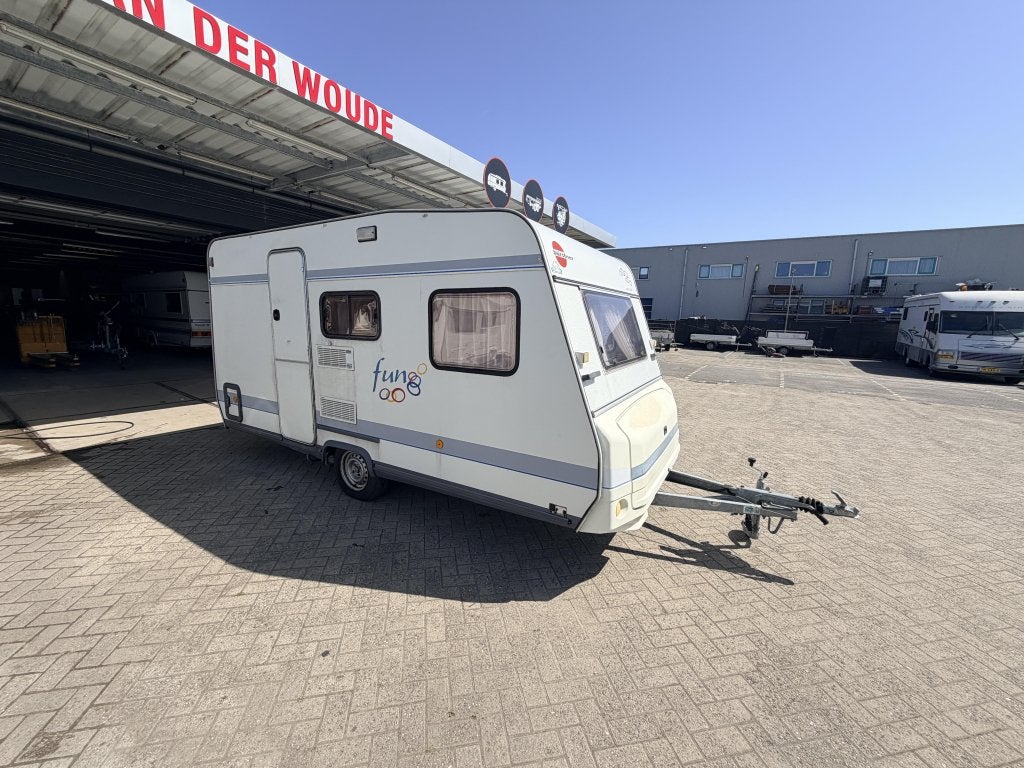 Bürstner 420 Zitje dwarsbed toilet, Caravans en Kamperen, Standaardzit, Koelkast, Bedrijf, 750 - 1000 kg