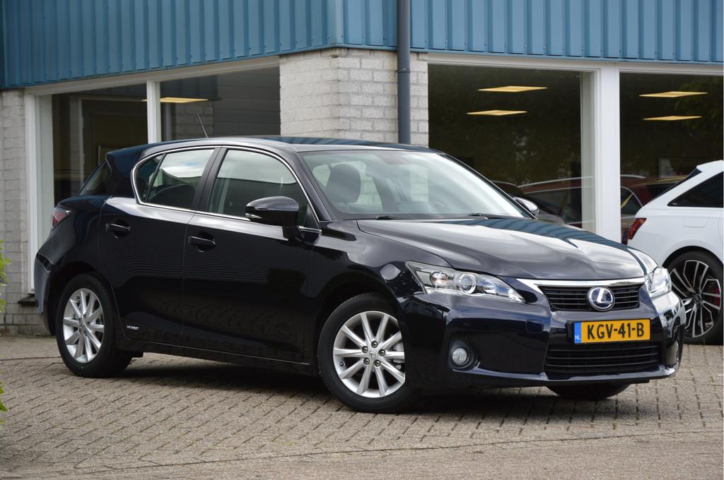 Lexus CT 200h Business Line LEDER | CAMERA | NAVI | CARPLAY, Gebruikt, Zwart, 4 cilinders, 1415 kg
