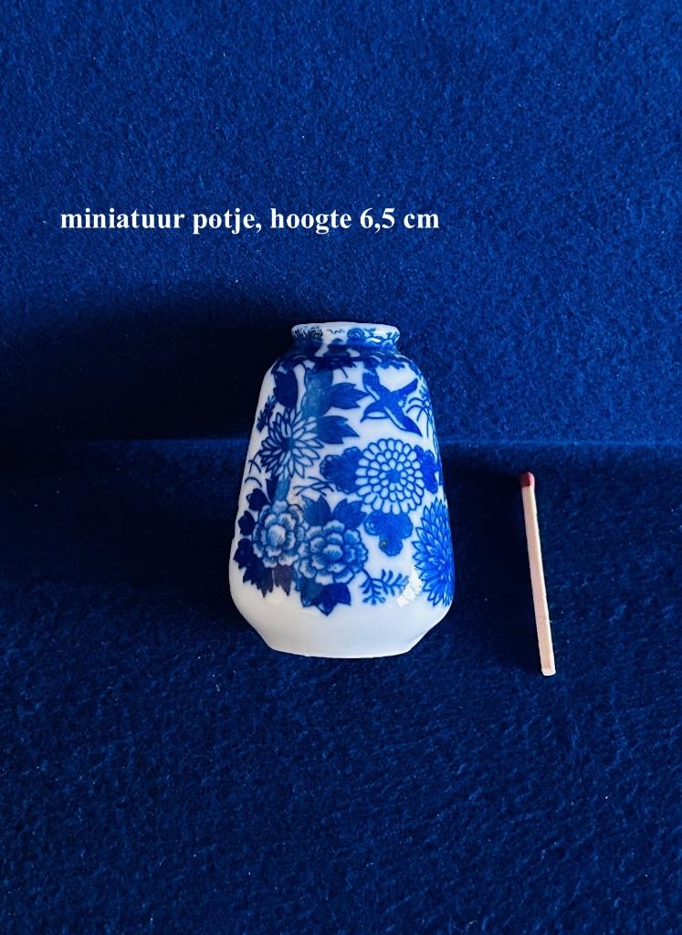 Miniatuur potje 6,5h Chrysant Vogel Blauw Wit Japans Chinees, Ophalen