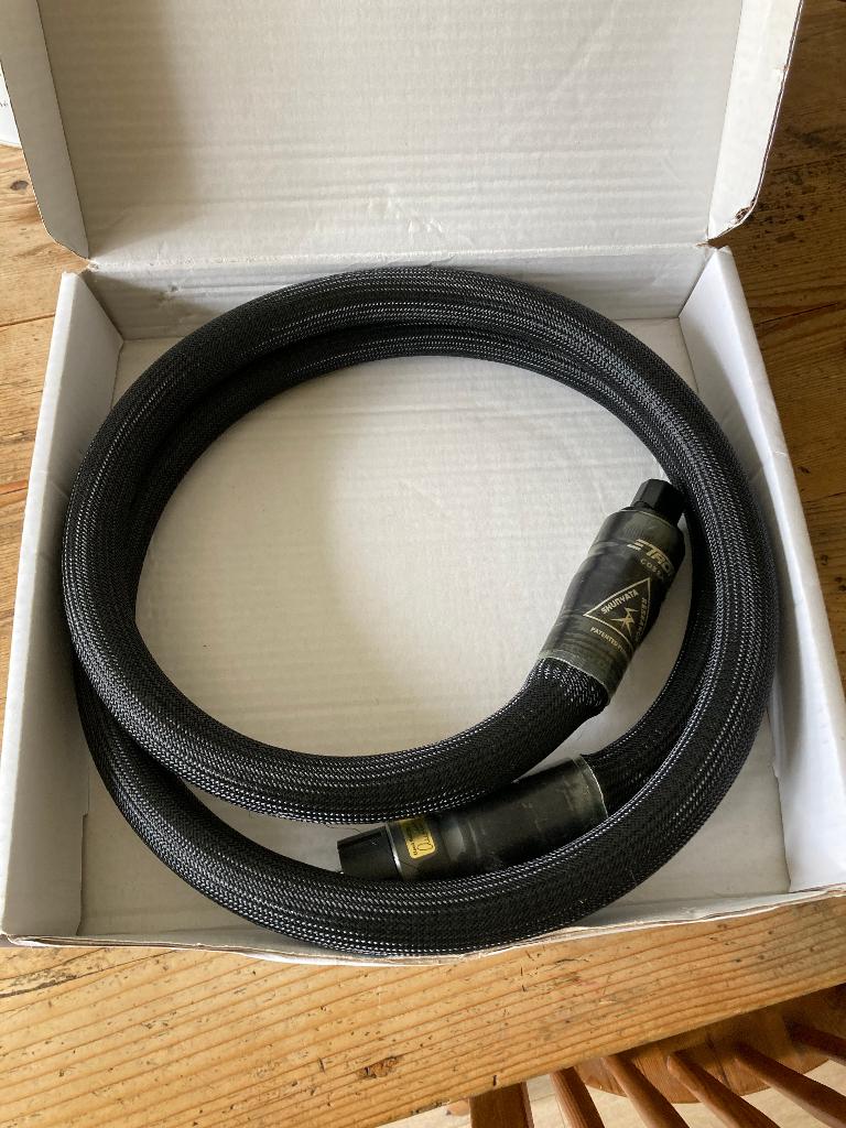 "Shunyata" powercord 2m, Ophalen of Verzenden, Gebruikt, 2 tot 5 meter, Overige kabels