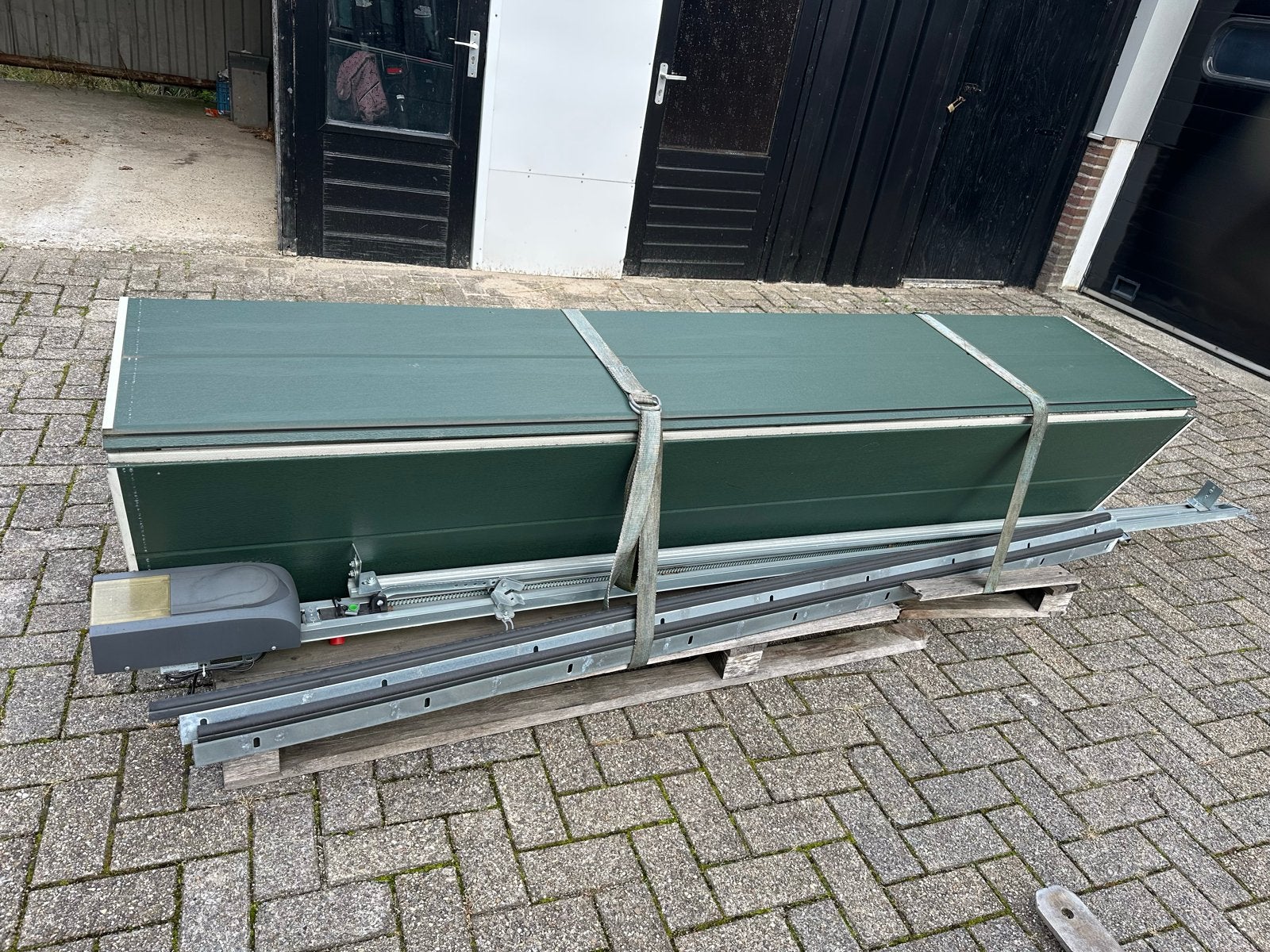 Gebruikte garage roldeur compleet 263x250 cm, Doe-het-zelf en Verbouw, Gebruikt, Garagedeur, Ophalen of Verzenden, Metaal