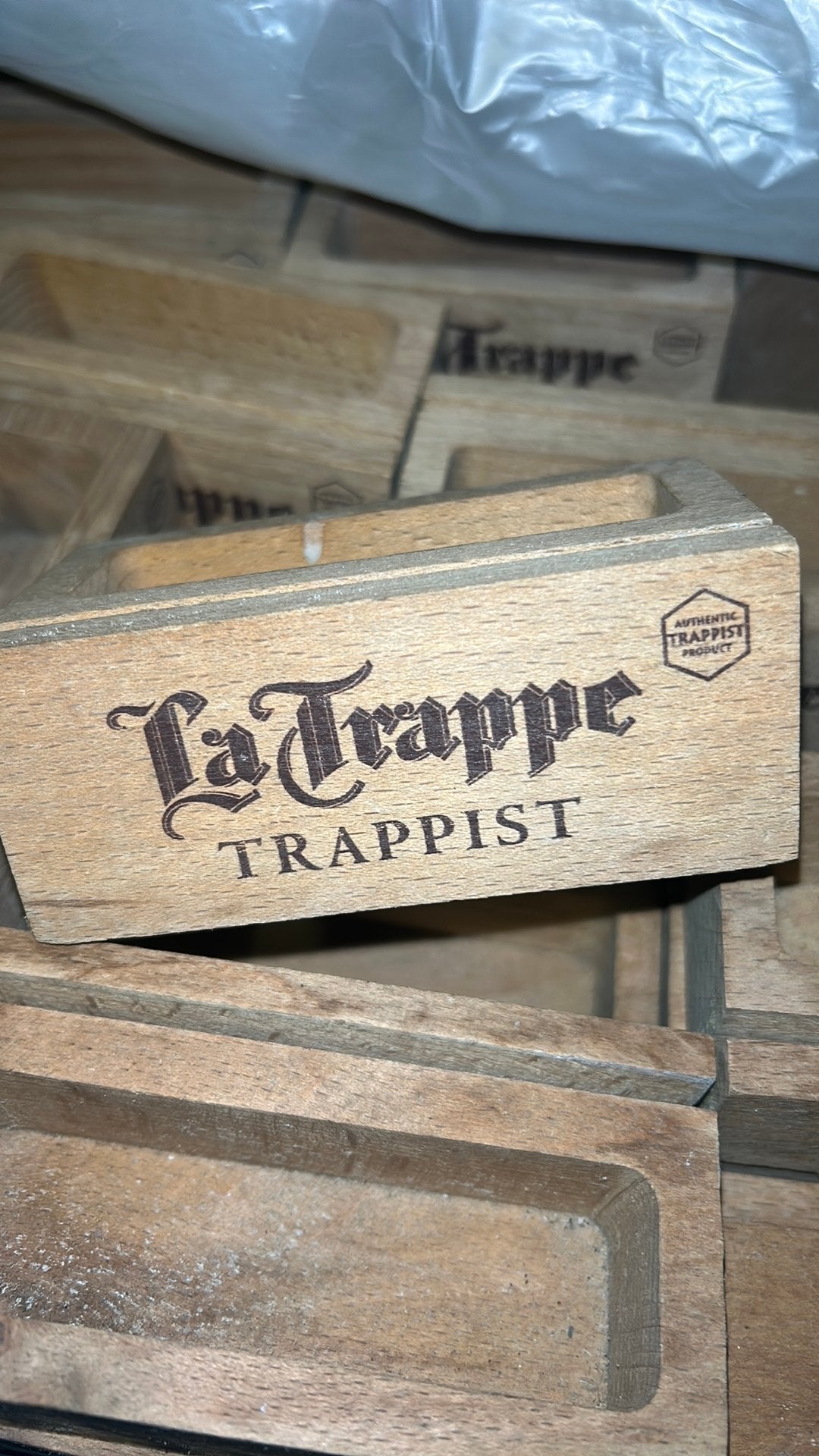 La trappe Trappist kaartenhouder/menuhouder van hout, Ophalen, Zo goed als nieuw, La Trappe