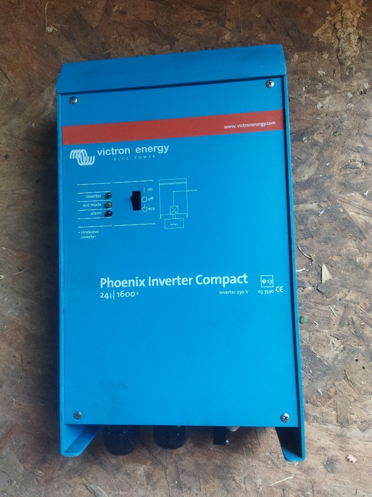 Omvormer Victron Phoenix invertor Compact 24/1600, Caravans en Kamperen, Kampeeraccessoires, Gebruikt, Ophalen