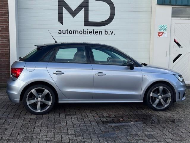 Audi A1 Sportback 1.2 TFSI S-Line - LED - Navi - Cruise -NAP, Voorwielaandrijving, Euro 5, Zwart, 4 cilinders