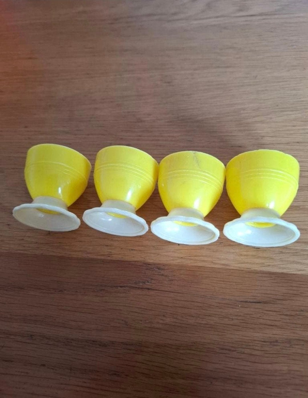 Set van 4 retro kunststof eierdopjes jaren '60/'70, Ophalen of Verzenden