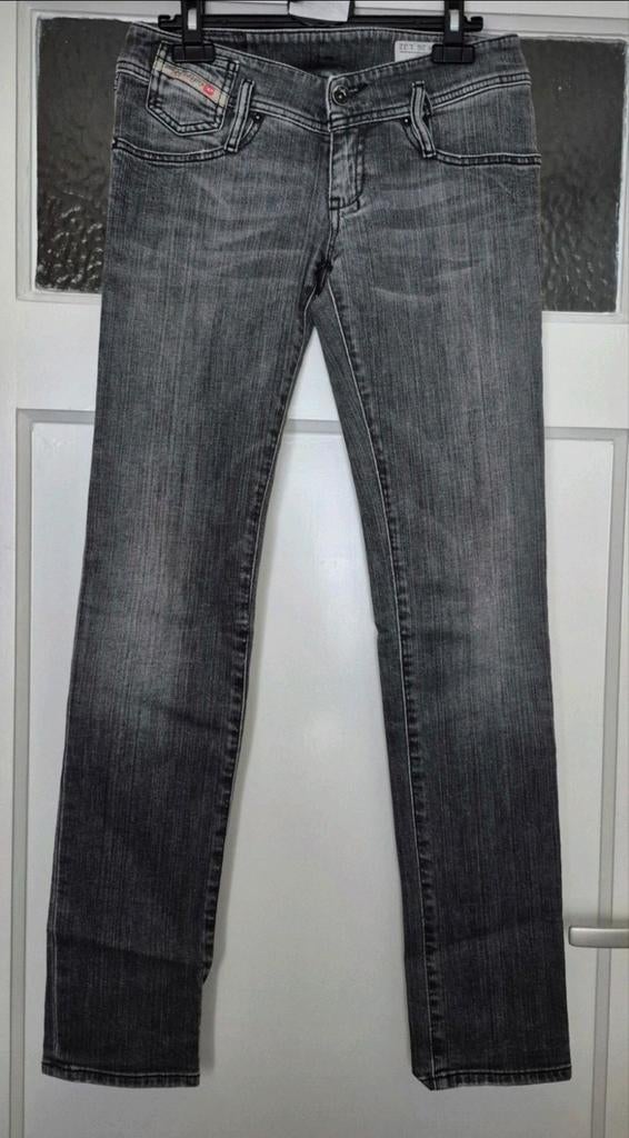 Diesel skinny dames jeans maat 26 izgs!, Ophalen of Verzenden, Zo goed als nieuw, Blauw, W27 (confectie 34) of kleiner