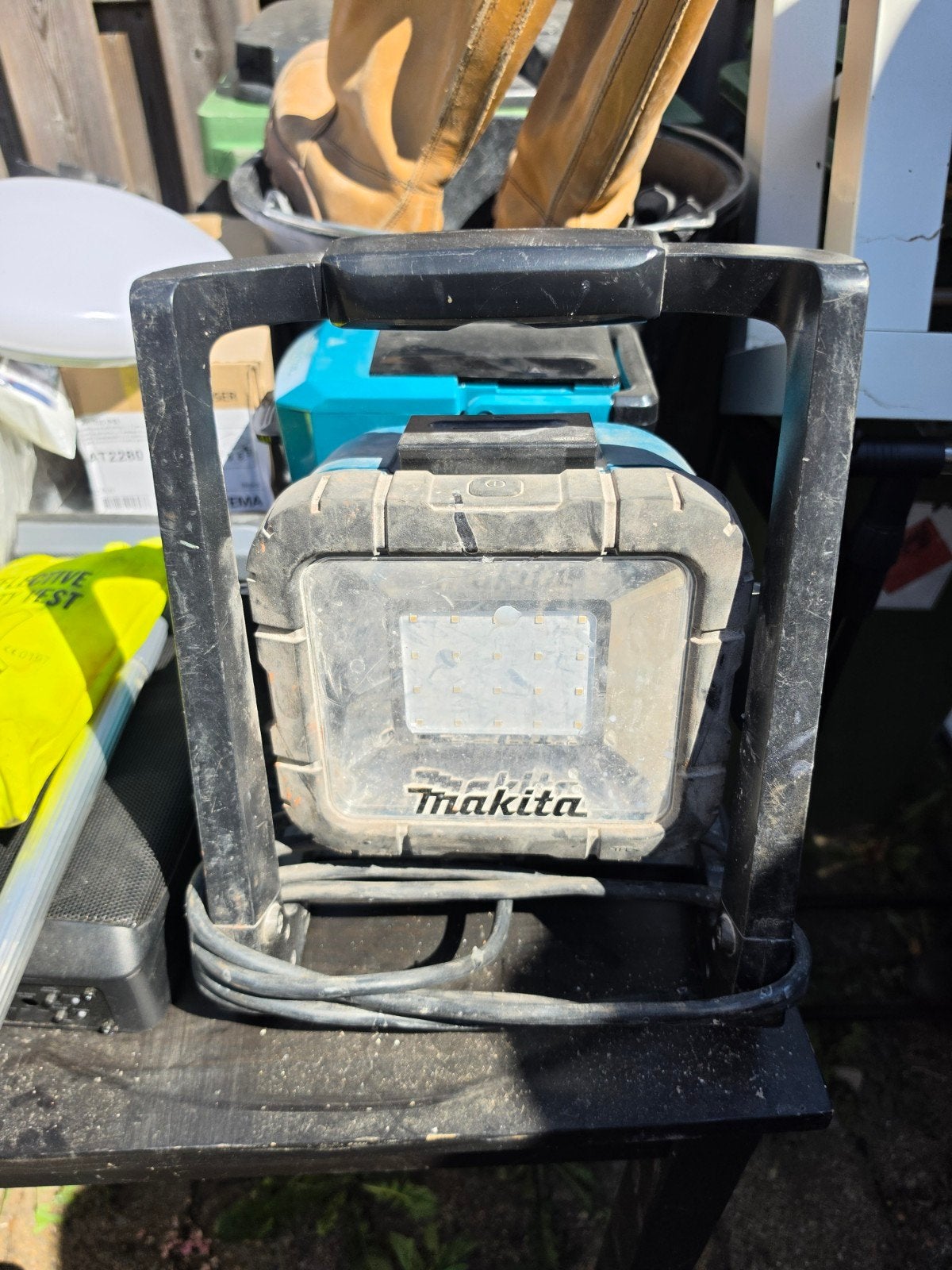 Makita DML805 LED Bouwlamp, Gebruikt, Minder dan 50 watt, Met statief, Ophalen of Verzenden