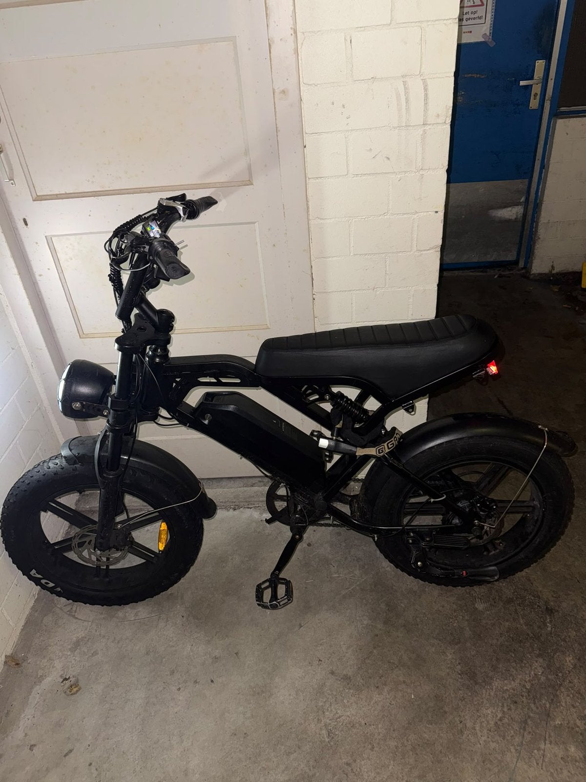 Fatbike v20, Ophalen of Verzenden, Zo goed als nieuw