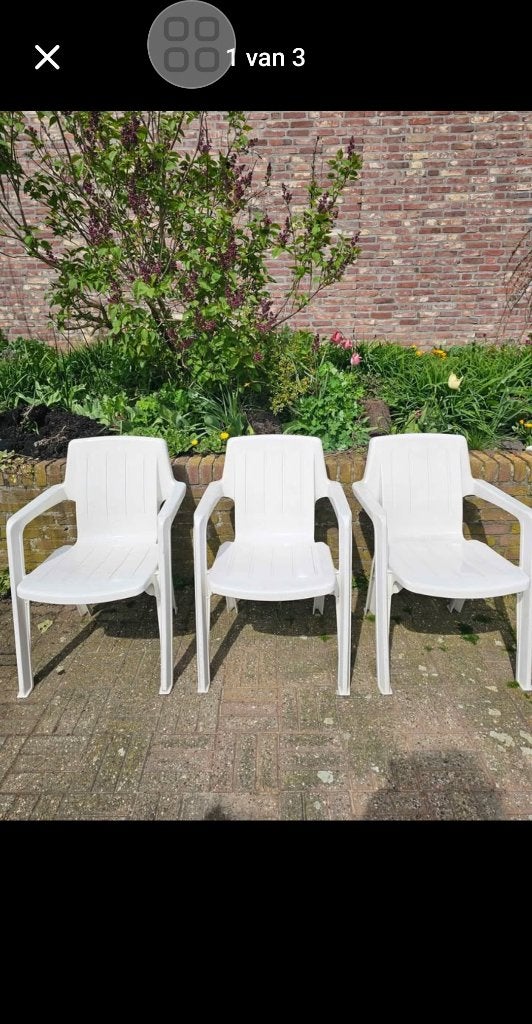 Witte en groenen kunstof stapelstoelen, Ophalen, Zo goed als nieuw, Kunststof, Stapelbaar