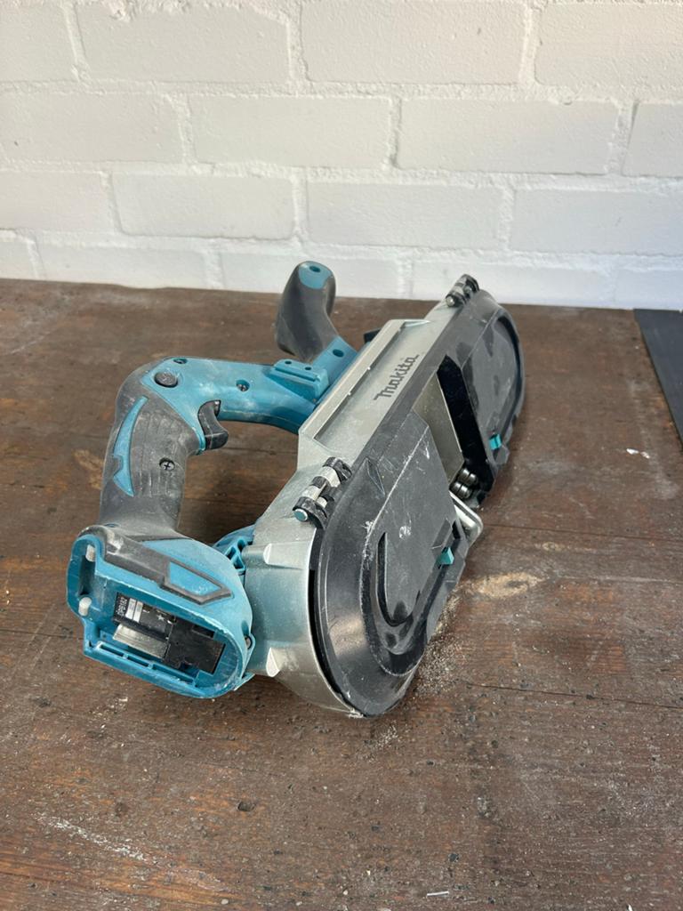 Makita DPB182 Lintzaag (excl. lint en accu), Gebruikt, Ophalen of Verzenden, 30 tot 70 mm, Lintzaag