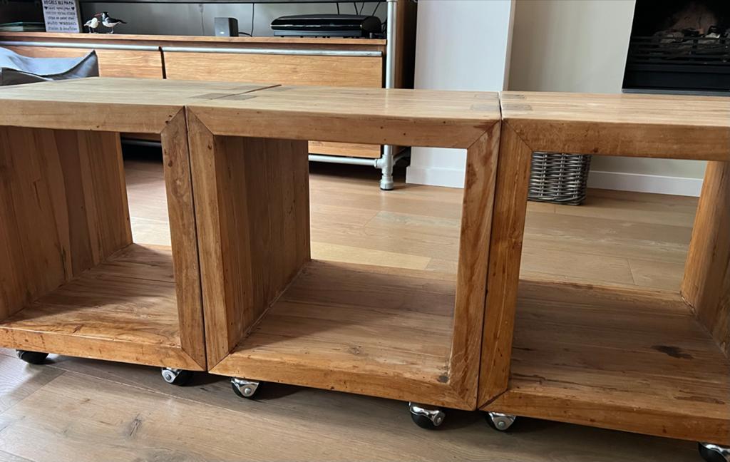 Salontafel 3 stuks - Teak houten kubussen op wieltjes, Huis en Inrichting, Tafels | Salontafels, Ophalen, Gebruikt, 100 tot 150 cm