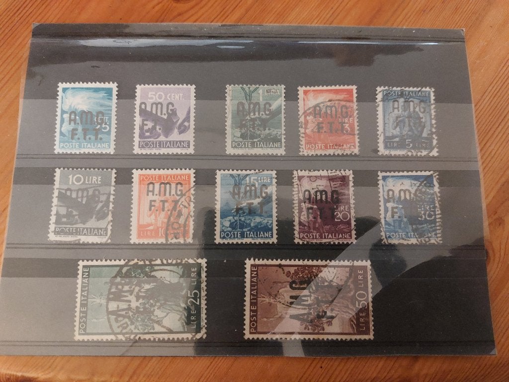 Triest diverse zegels uit 1e serie 1947, Ophalen of Verzenden, Gestempeld