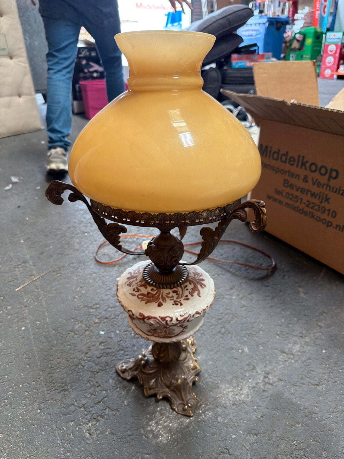 Vintage Tafellamp met Bronzen Voet en Glazen Kap, Ophalen