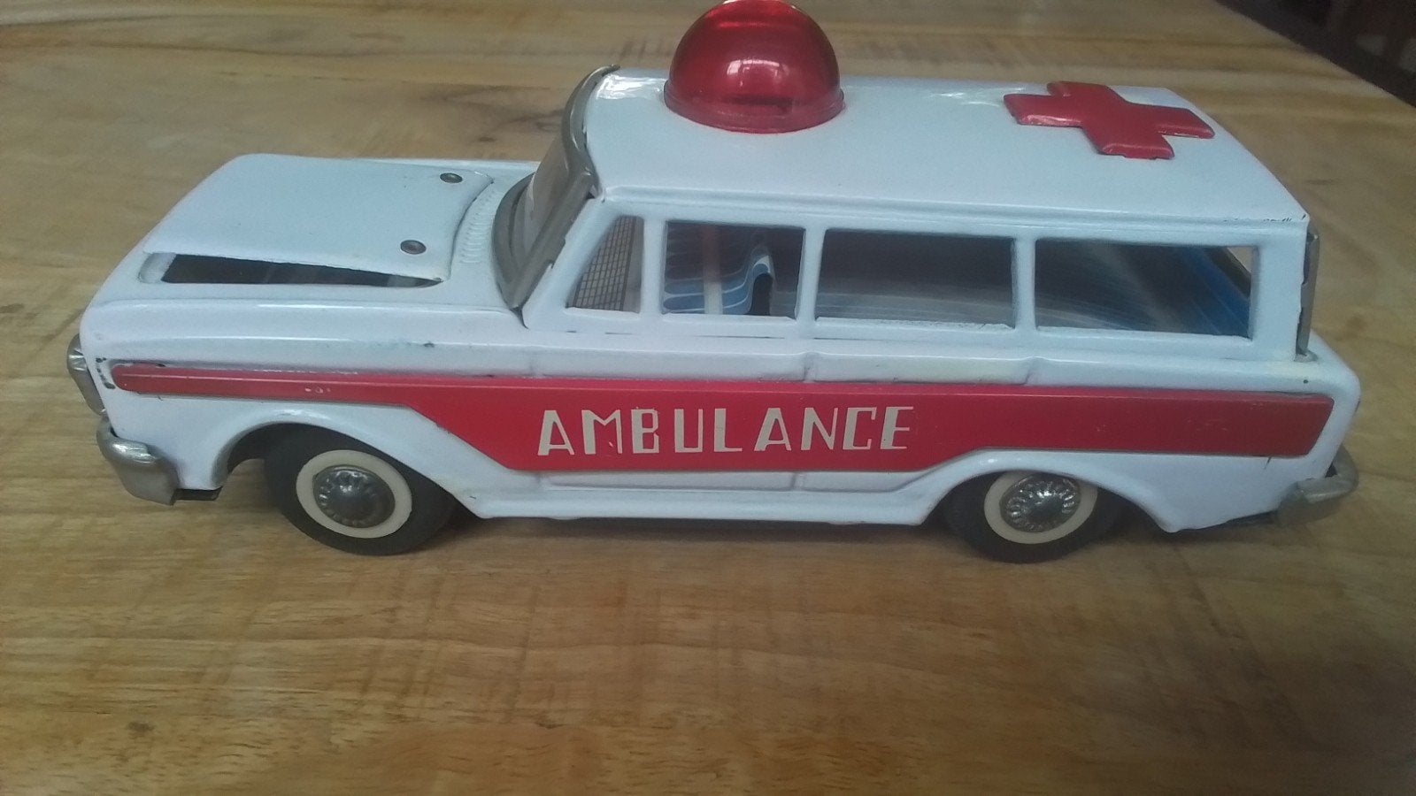 Blikken ambulance, Hobby en Vrije tijd, Ophalen, Auto, Overige merken