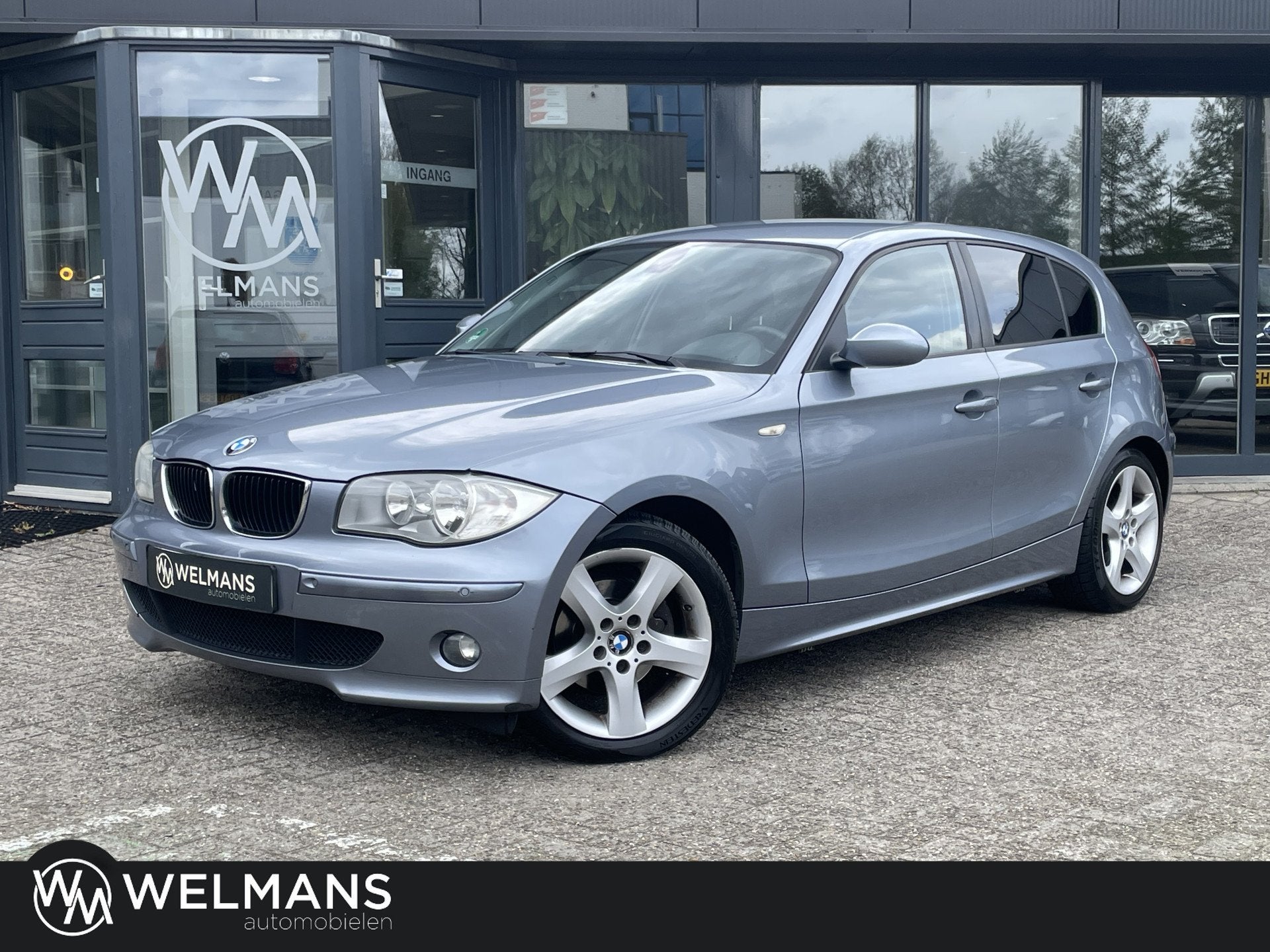 BMW 1-serie 120i Executive Aut6 | 17 inch | Sportstoelen | S, Auto's, Zwart, 150 pk, Bedrijf, Zilver of Grijs