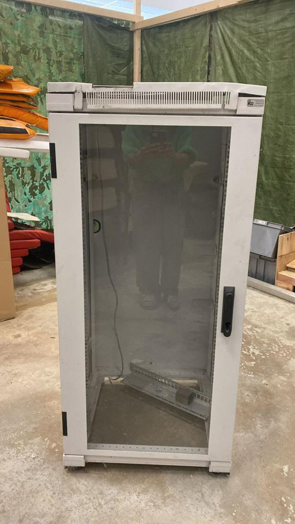 Serverkast, Computers en Software, Serverkasten, Ophalen, Zo goed als nieuw