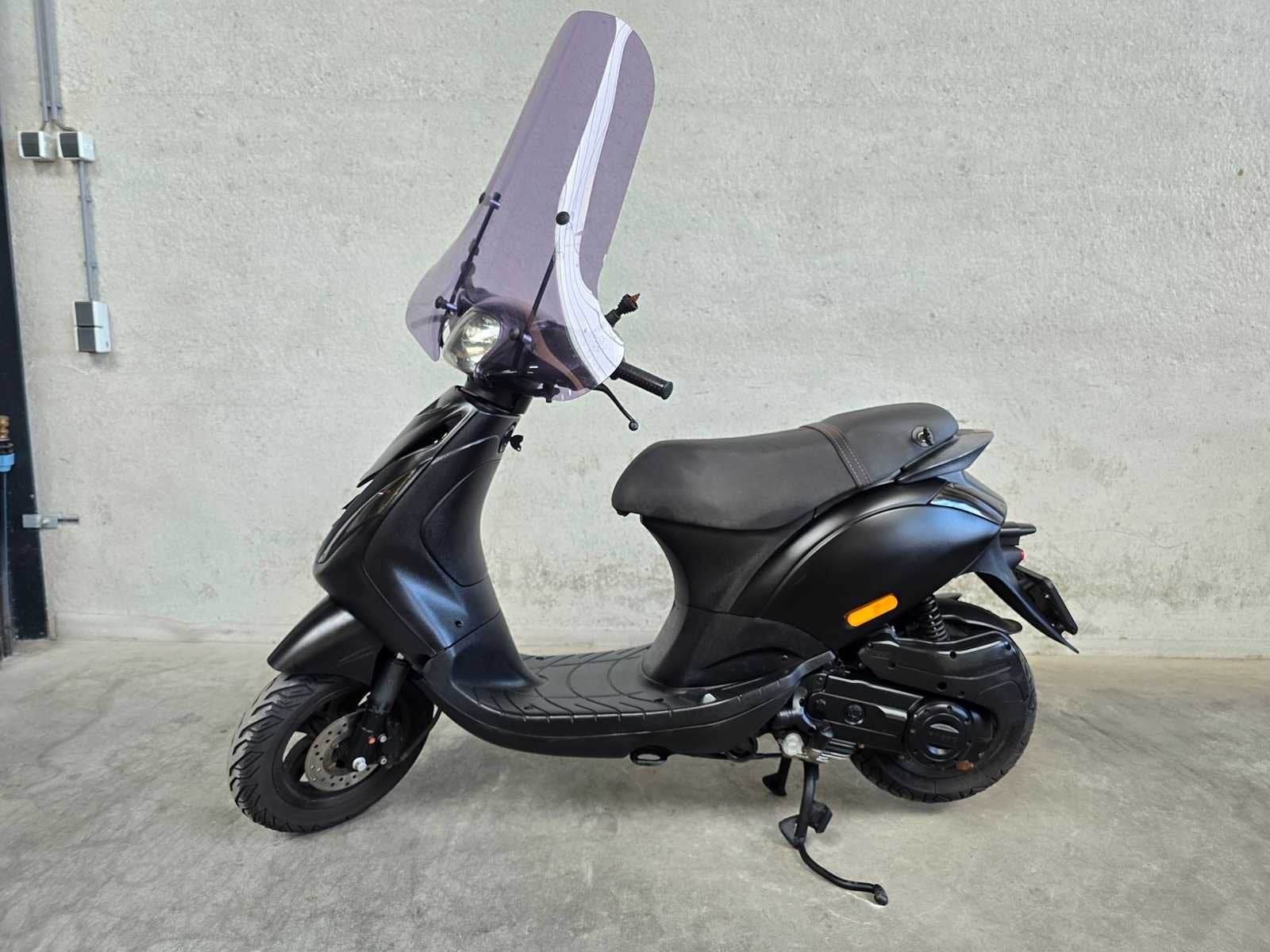 Piaggio - Snorscooter - Zip - 4T 25km uitvoering drj96n, Fietsen en Brommers, Brommers | Overige merken, Gebruikt, Piaggio