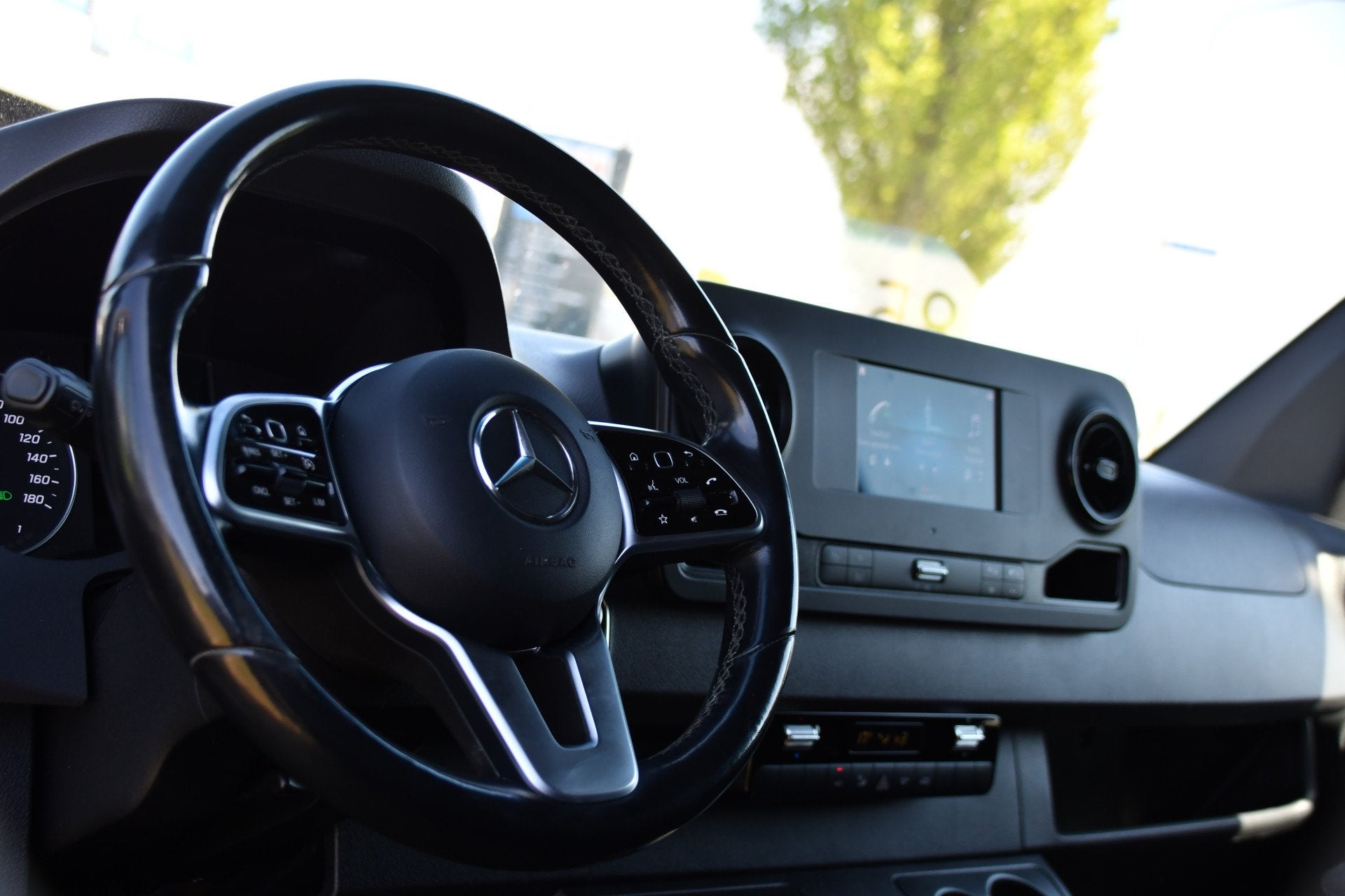 Mercedes-Benz Sprinter 319 1.9 CDI L2H2 RWD Black Edition Ca, Automaat, Gebruikt, Zwart, Mercedes-Benz