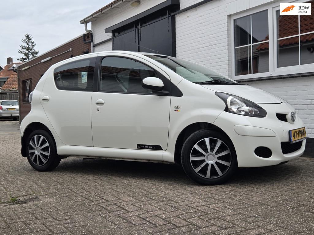 Toyota Aygo 1.0-12V Comfort Navigatie | 2012 | AIrco | 5-Deu, Auto's, Toyota, Voorwielaandrijving, Euro 5, Gebruikt, 4 stoelen