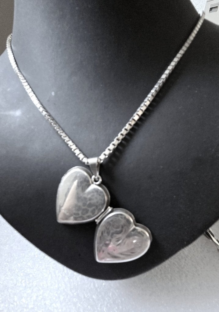 Zilveren 835 HART medaillon hanger aan zilveren 925 ketting, Ophalen, Met hanger, Zo goed als nieuw, Zilver