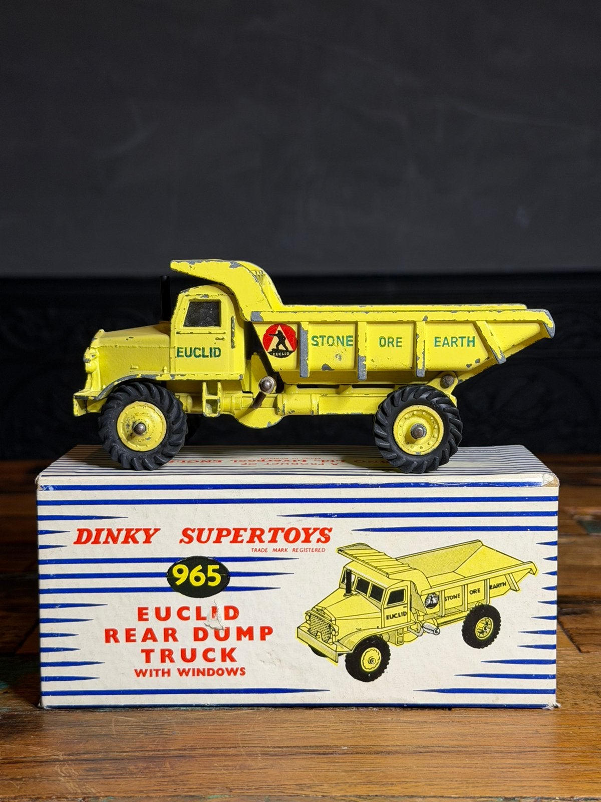 Dinky Supertoys 965 Euclid Rear Dump Truck met ramen, Ophalen of Verzenden, Gebruikt, Bus of Vrachtwagen, Dinky Toys