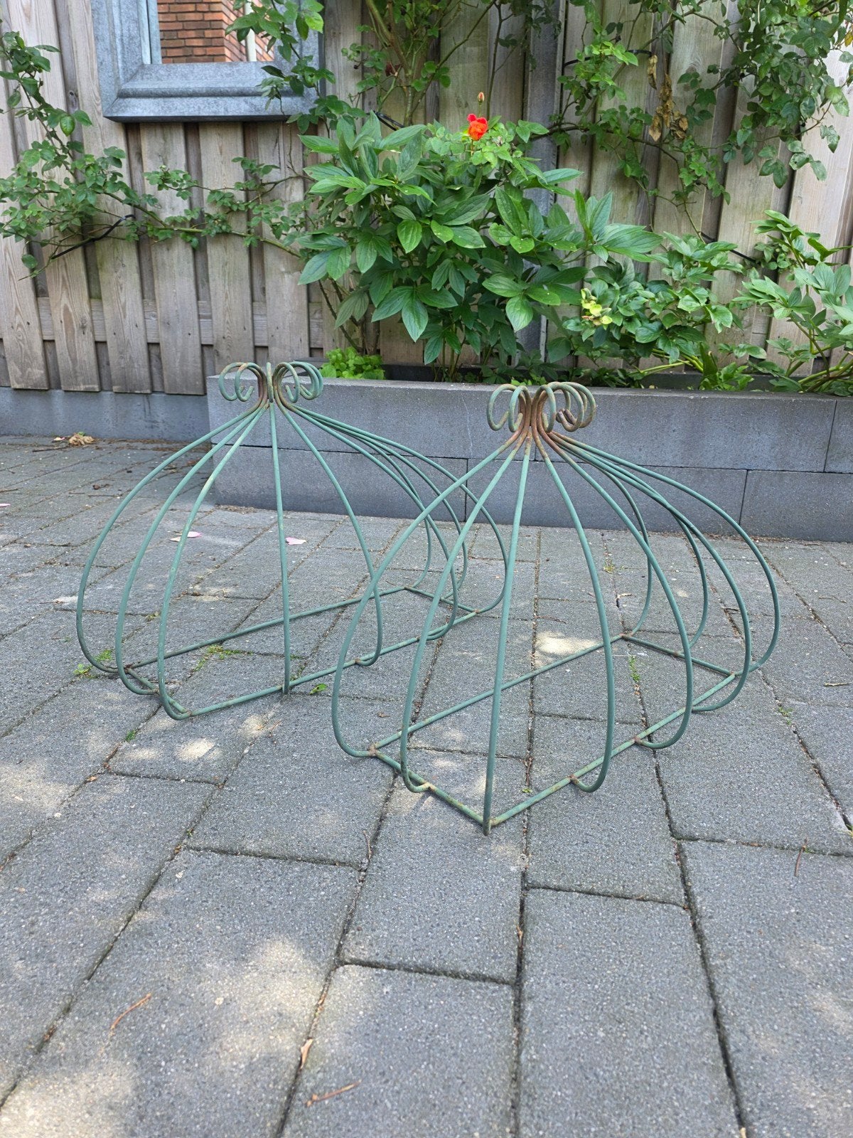 2x Metalen Plantenhouder/Klimrek voor Tuin, Ophalen of Verzenden, Gebruikt