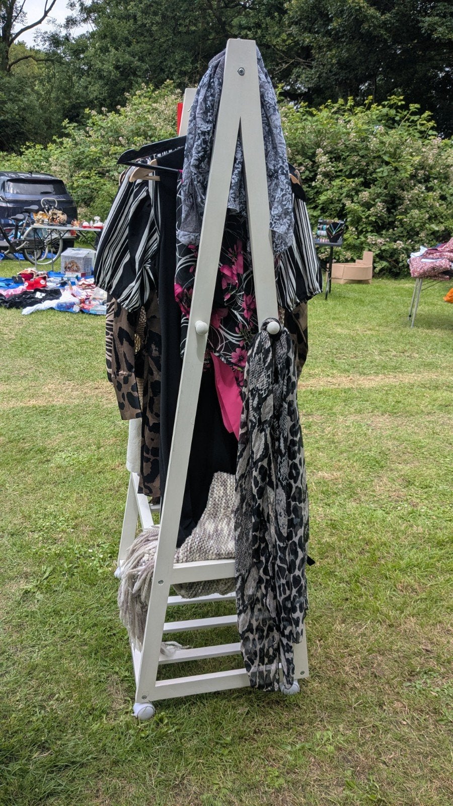 Kledingrek - voor kleren, schoenen en tassen, Ophalen, Met wielen, Gebruikt