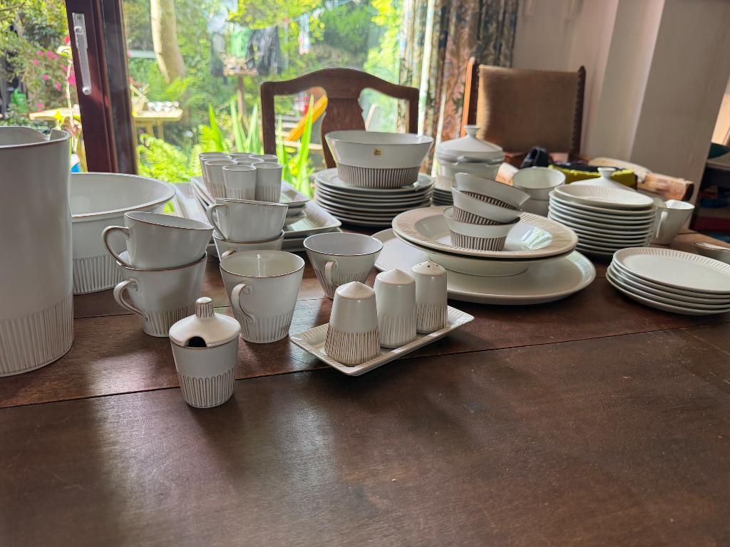 Fris Edam servies, Ophalen