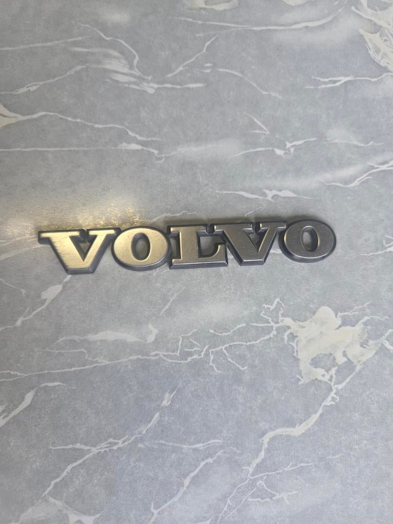 Volvo embleem/badge, jaren 80 Volvo kofferdeksel embleem, Ophalen of Verzenden