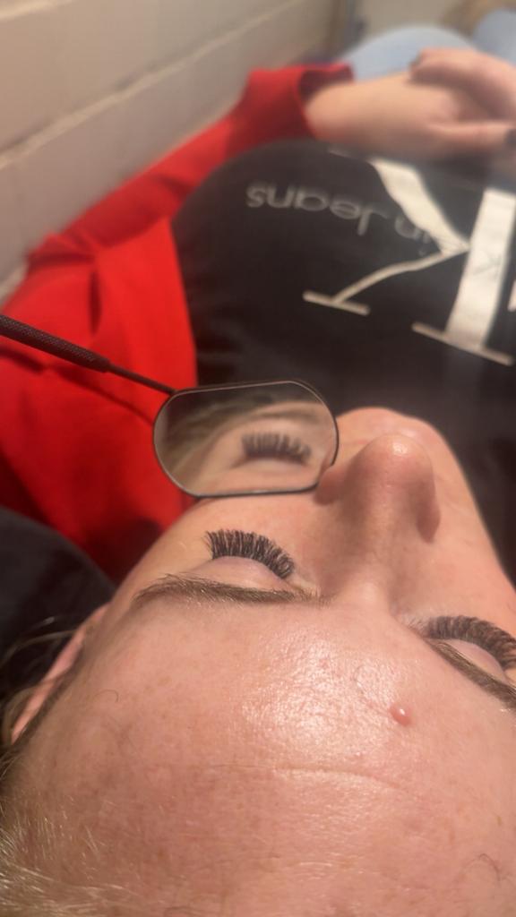 Wimperextensions nu voor 35,-!, Ophalen of Verzenden, Zo goed als nieuw, Ogen