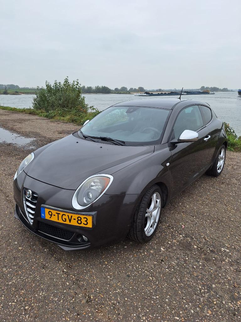 Alfa Romeo MiTo 0.9 Turbo Twin AIR 77KW 2014 Grijs, Auto's, Alfa Romeo, Voorwielaandrijving, Zwart, Parkeersensor, 24 km/l