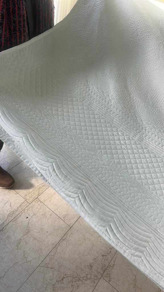 Mooi sprei met twee kussentjes, Huis en Inrichting, Ophalen, Gebruikt