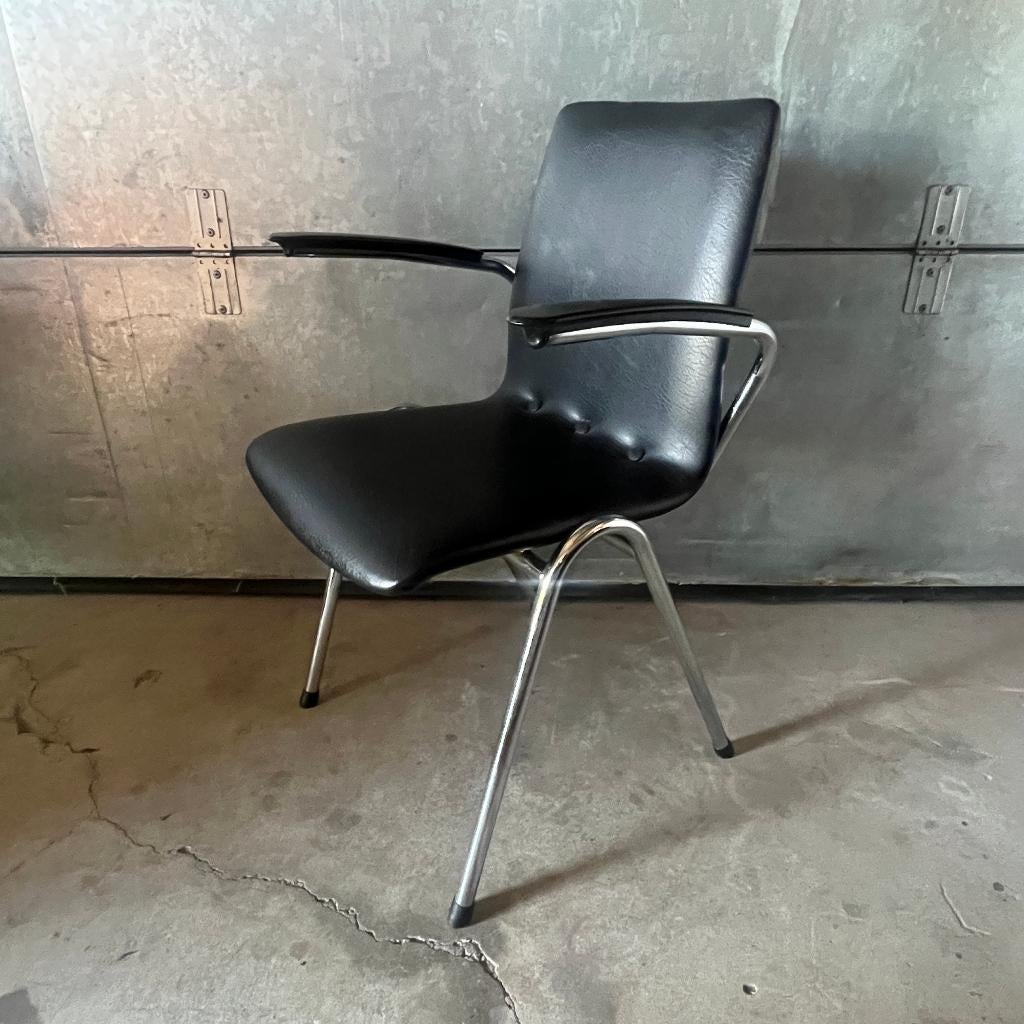 Jaren 60 70 vintage chroombuis stoel zwart skai bakeliet, Ophalen, Gebruikt, Zwart, Buisframe