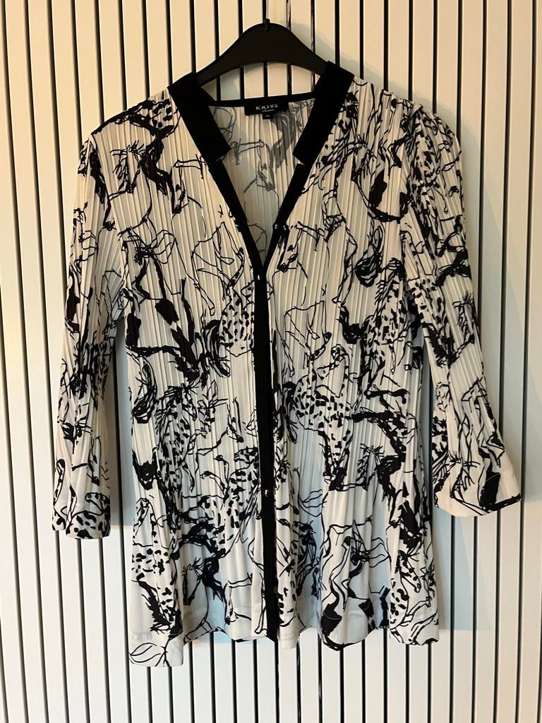 Elegante blouse van KRISS - Maat M, Kleding | Dames, Ophalen of Verzenden, Zo goed als nieuw, Maat 38/40 (M), Zwart