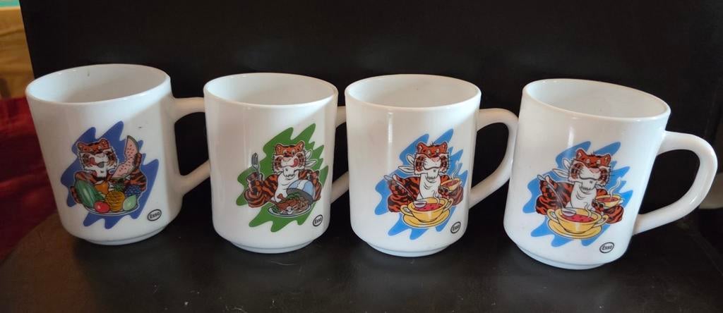 Vintage Esso mokken met tijger (4 stuks), Ophalen of Verzenden, Glas, Overige stijlen, Kop(pen) en/of Schotel(s)