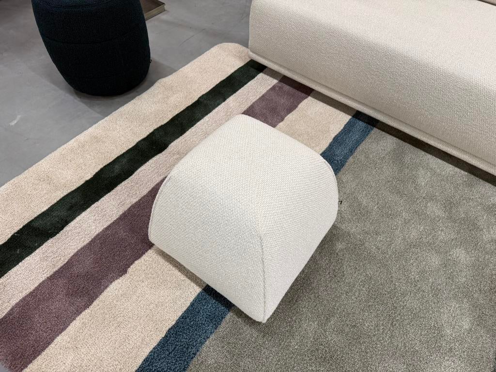 Nieuw Design on Stock BimBom 43 Poef Kaya Swan Hocker, Minder dan 50 cm, Leolux Harvink Jori Rolf Benz Gelderland Eyye Montis