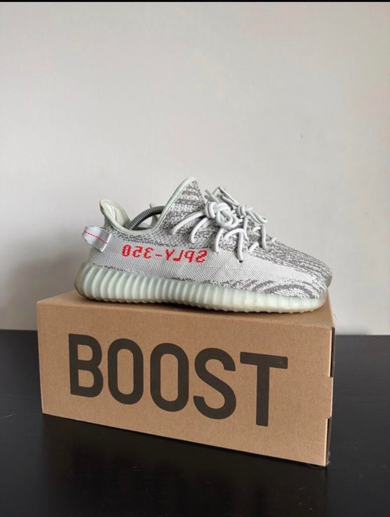 Yeezy Boost 350 V2 Blue Tint Maat 40 2/3, Kleding | Heren, Schoenen, Ophalen of Verzenden, Gedragen, Blauw, Sneakers of Gympen