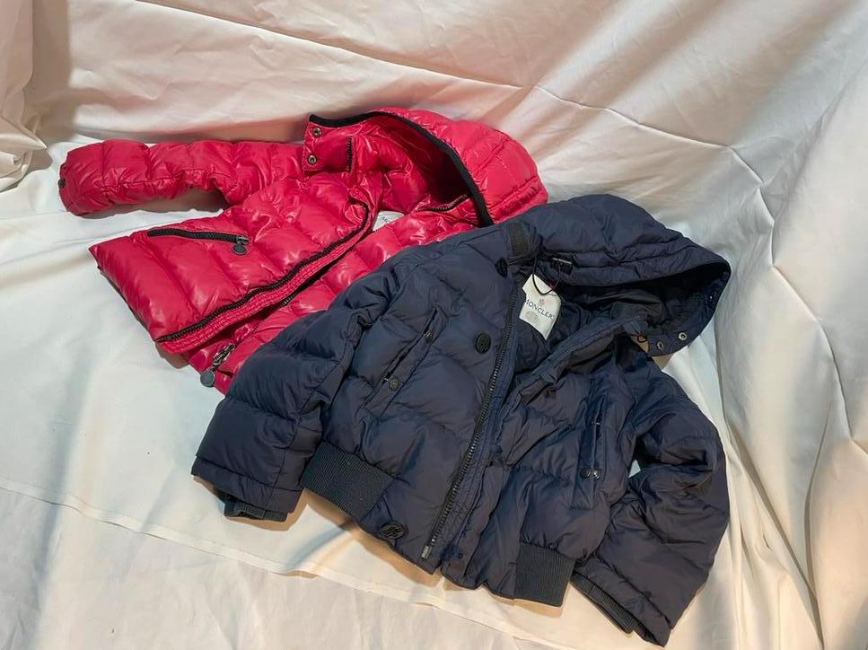 Moncler jassen beide maat 110, Kinderen en Baby's, Ophalen of Verzenden, Zo goed als nieuw, Jongen of Meisje