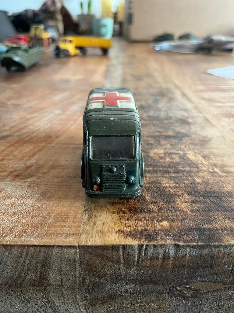 Dinky Toy, Hobby en Vrije tijd, Modelauto's | 1:50, Ophalen, Gebruikt, Bus of Vrachtwagen, Dinky Toys